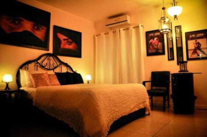 לינה וארוחת בוקר טאגיג Casa Amapola Manila מראה חיצוני תמונה